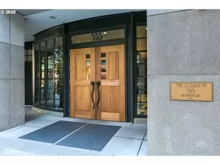 Photo #1: 20526633 Listing 