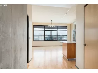 Photo #4: 20526633 Listing 