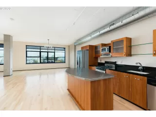 Photo #5: 20526633 Listing 