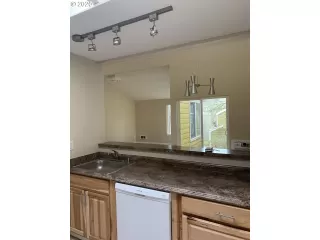 Photo #1: 20527314 Listing 