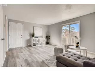 Photo #4: 20527771 Listing 