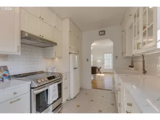 Photo #5: 20527822 Listing 