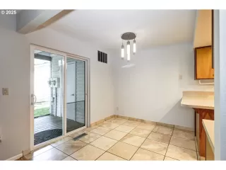 Photo #3: 205278477 Listing