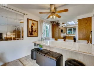 Photo #6: 20527887 Listing 