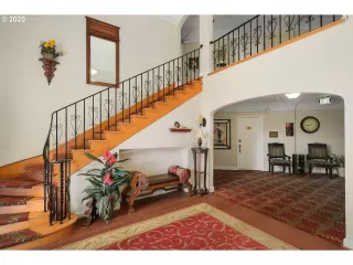 Photo #2: 20528466 Listing