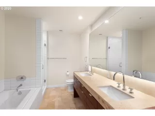 Photo #6: 20529131 Listing