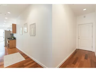 Photo #3: 20529187 Listing