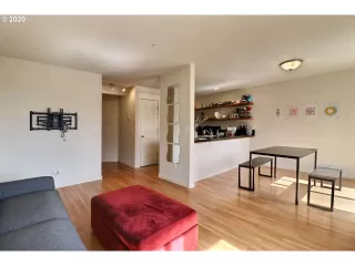 Photo #4: 20529275 Listing 