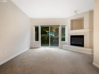 Photo #4: 20529313 Listing