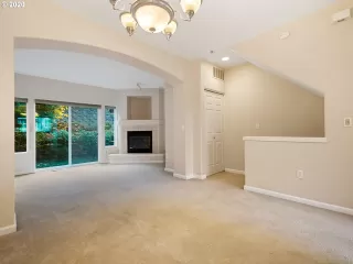 Photo #5: 20529313 Listing