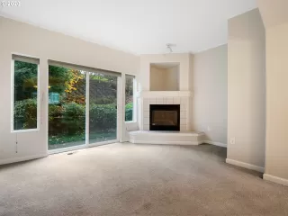 Photo #6: 20529313 Listing