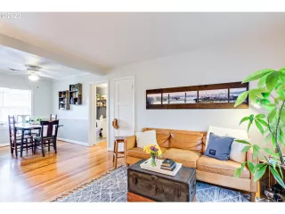 Photo #3: 20529602 Listing