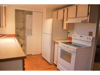 Photo #2: 20530040 Listing