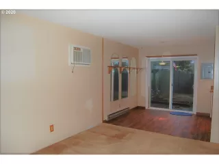 Photo #4: 20530040 Listing