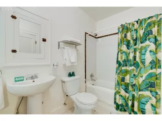 Photo #4: 20530055 Listing