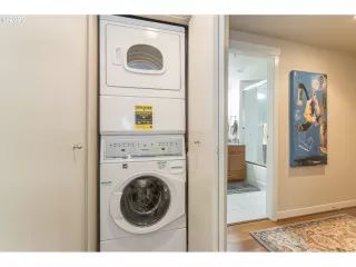 Photo #5: 20531875 Listing