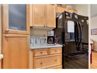 Photo #5: 20531901 Listing