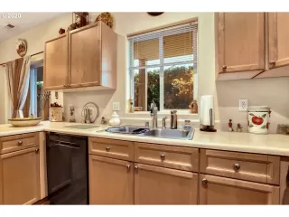 Photo #6: 20531901 Listing