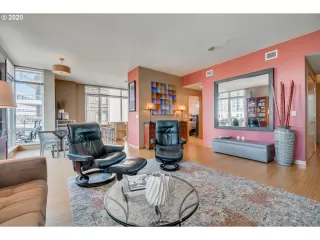 Photo #5: 20532072 Listing 