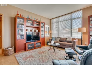 Photo #6: 20532072 Listing 