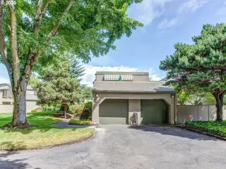 Photo #1: 20533001 Listing 