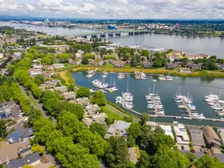 Photo #3: 20533001 Listing 