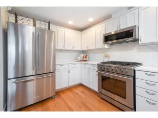 Photo #3: 20533268 Listing