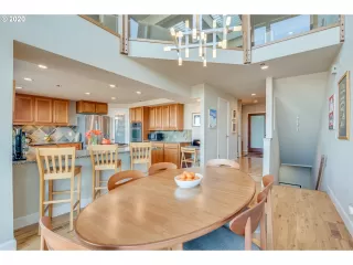 Photo #5: 20534927 Listing 