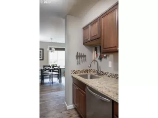 Photo #2: 20534969 Listing