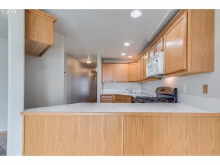 Photo #4: 20535038 Listing