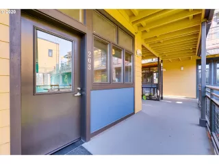 Photo #6: 20536226 Listing