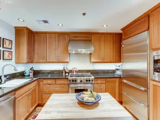 Photo #6: 20536578 Listing