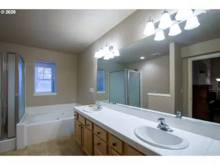 Photo #1: 20537320 Listing