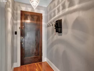 Photo #4: 20537575 Listing 