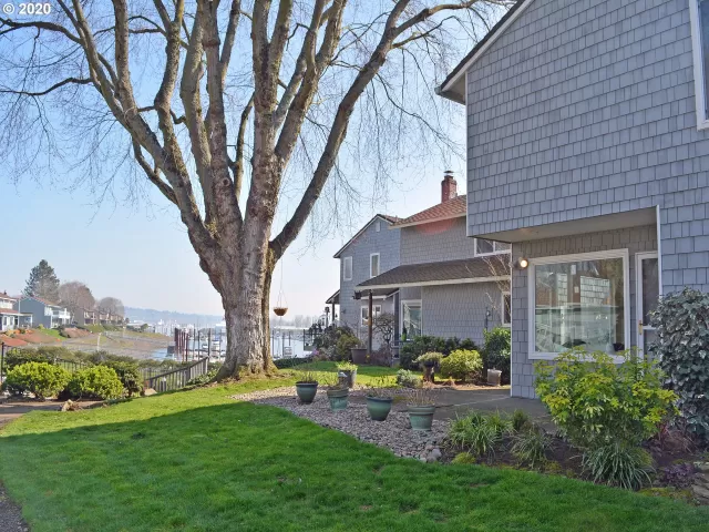 MLS: 20538039 Condo For Sale