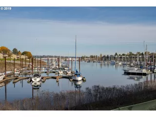 Photo #3: 20538039 Listing