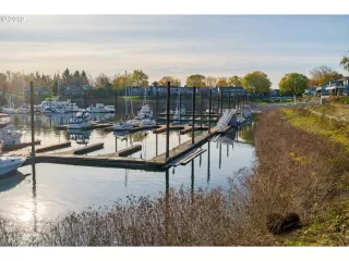 Photo #4: 20538039 Listing