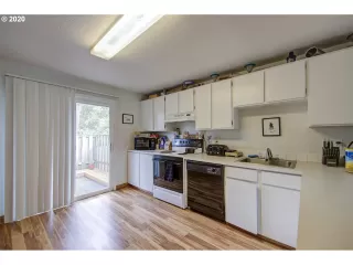 Photo #2: 20538553 Listing