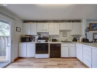 Photo #3: 20538553 Listing