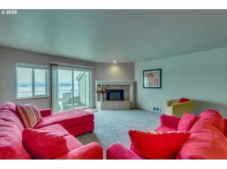 Photo #5: 20539500 Listing