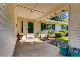 Photo #4: 20539698 Listing