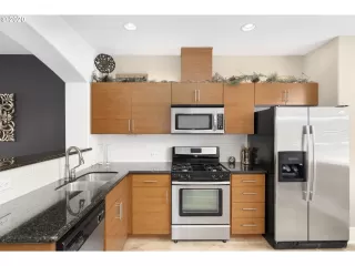 Photo #1: 20540049 Listing 
