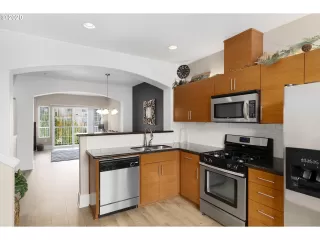 Photo #2: 20540049 Listing 