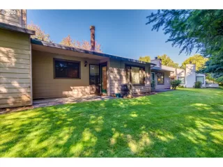 Photo #2: 20540139 Listing