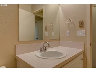 Photo #4: 20540139 Listing