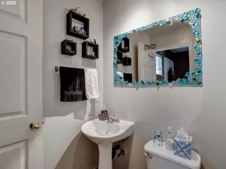 Photo #5: 20540459 Listing