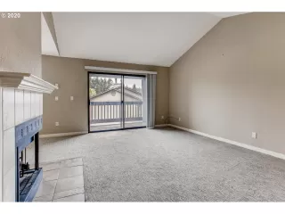 Photo #6: 20540795 Listing