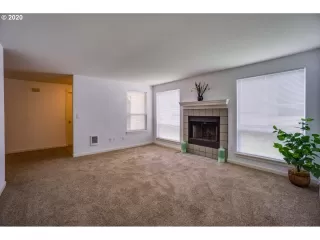 Photo #5: 20540954 Listing