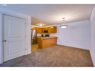 Photo #6: 20540954 Listing