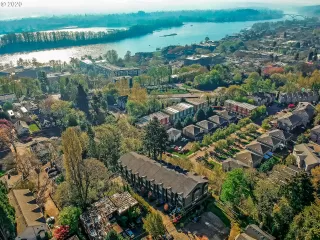 More Details about MLS # 20541030 : 4650 SW CONDOR AVE